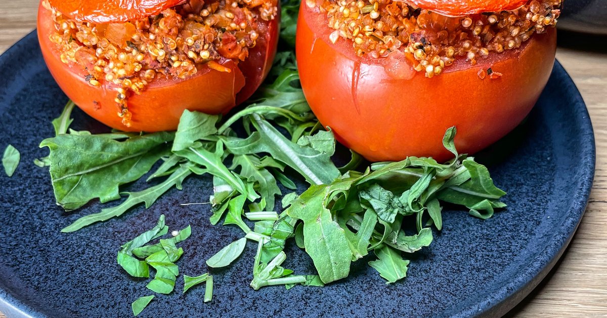Gefüllte Tomaten mit Quinoa | Now Vegan