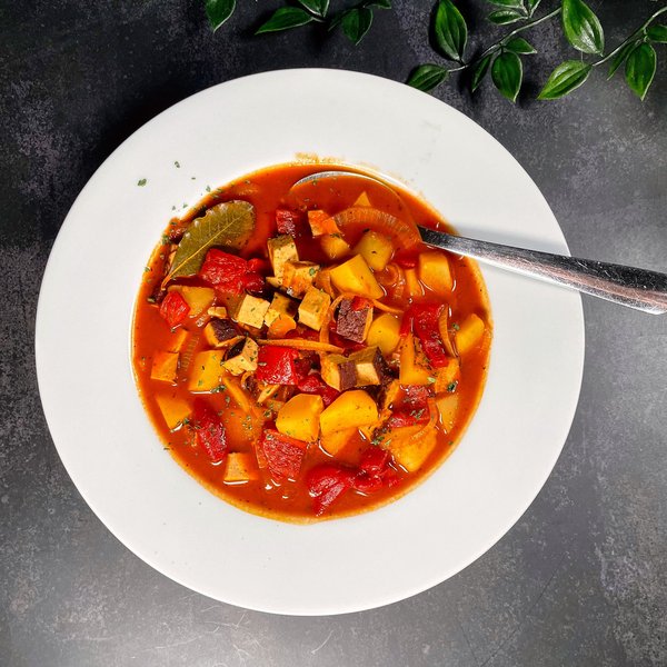 Vegane Gulaschsuppe